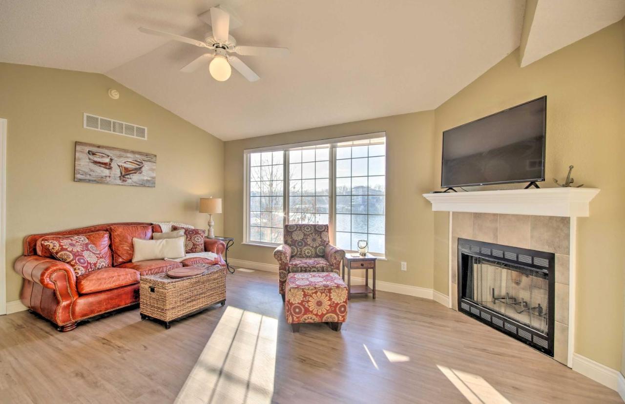 Waterfront Townhome With Private Dock And Lake Views Lake Ozark Zewnętrze zdjęcie