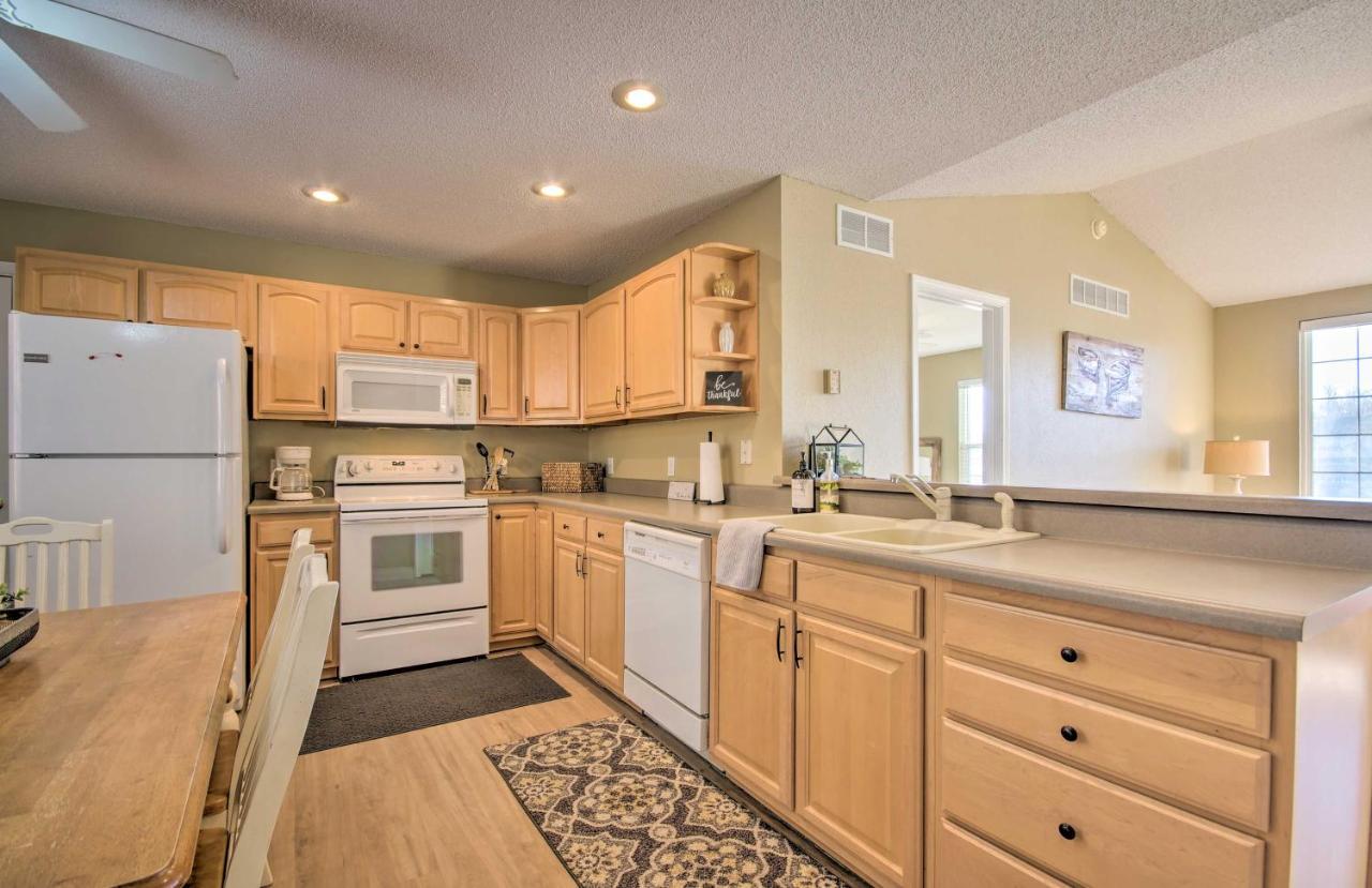 Waterfront Townhome With Private Dock And Lake Views Lake Ozark Zewnętrze zdjęcie