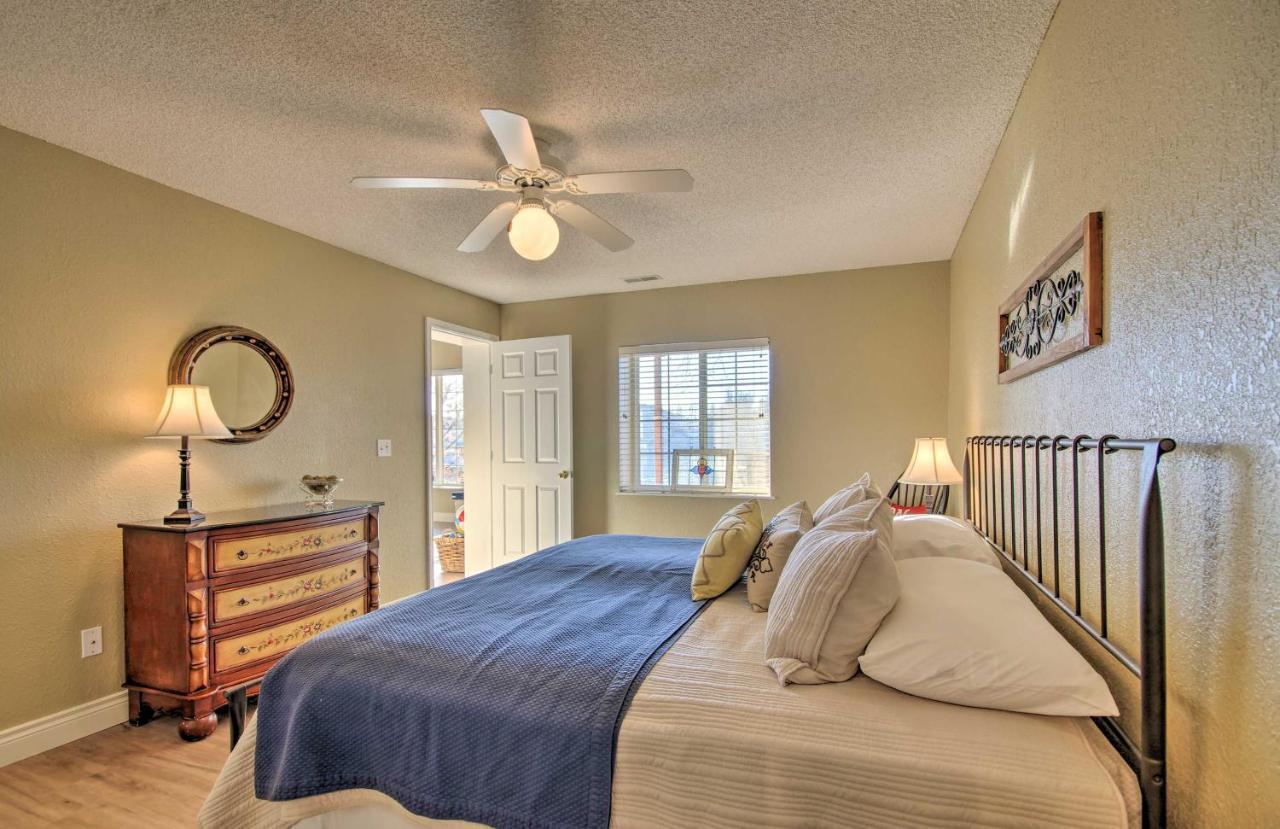 Waterfront Townhome With Private Dock And Lake Views Lake Ozark Zewnętrze zdjęcie